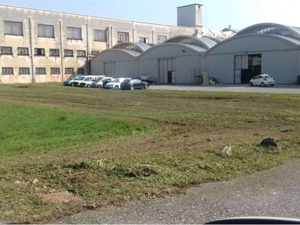 locale commerciale in affitto a Rovellasca