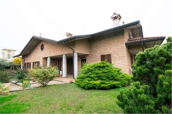 casa indipendente in affitto a Rovellasca