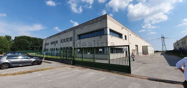 capannone in affitto a Rovellasca