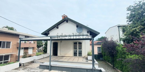 appartamento in affitto a Rovellasca