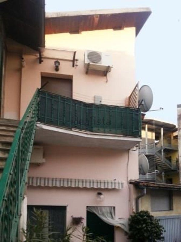 appartamento in affitto a Rovellasca in zona Manera
