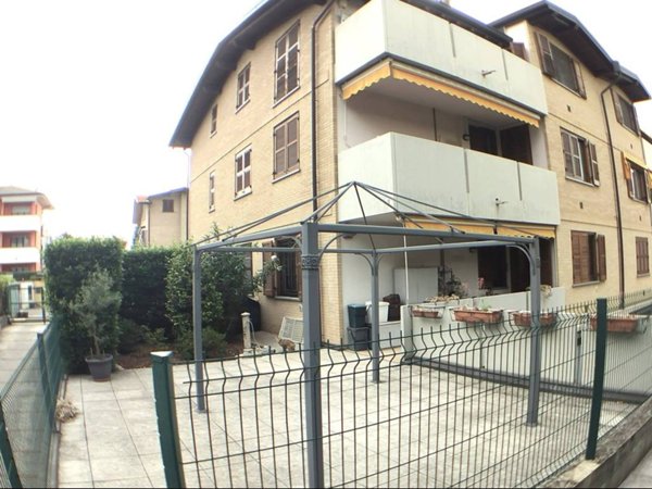 appartamento in affitto a Rovellasca