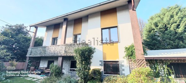 casa indipendente in affitto a Rovellasca