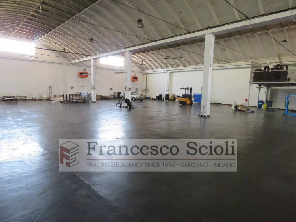 locale commerciale in affitto a Rovello Porro