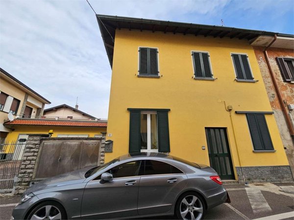 appartamento in affitto a Rovello Porro