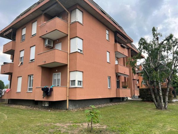 appartamento in affitto a Rovello Porro