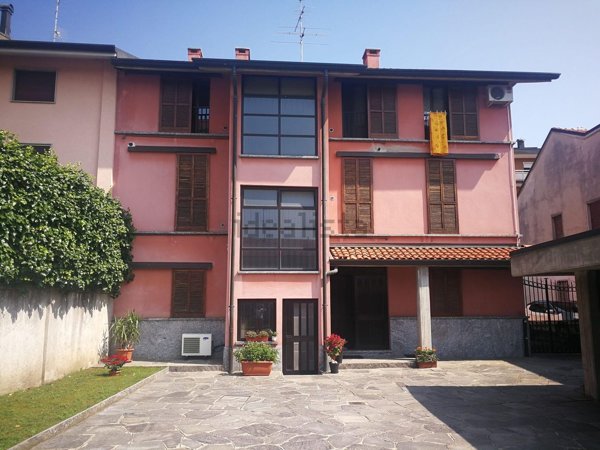 appartamento in affitto a Rovello Porro