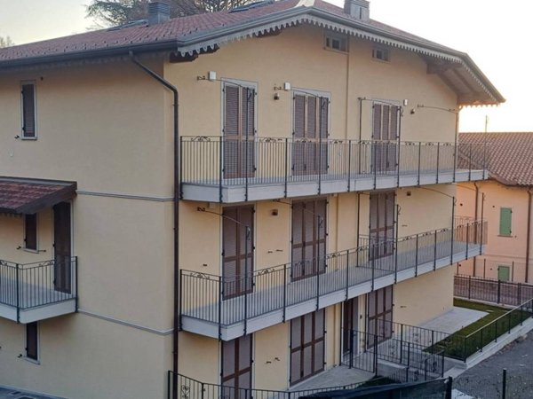 appartamento in affitto a San Fermo della Battaglia in zona Cavallasca