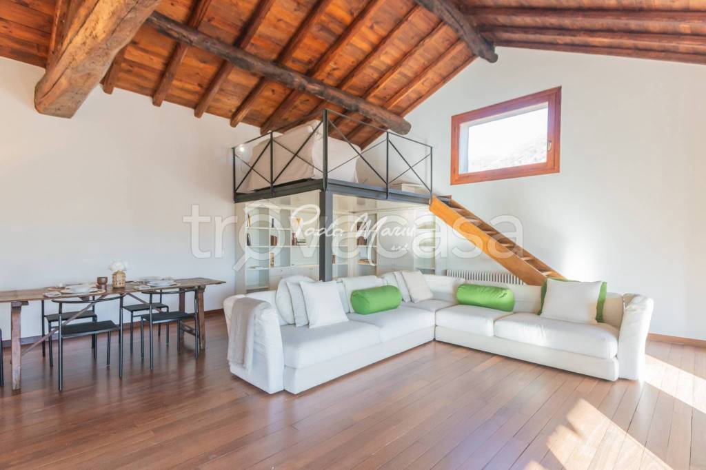 appartamento in affitto a Tavernerio in zona Ponzate