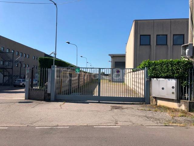 locale commerciale in affitto a Turate