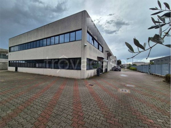 locale commerciale in affitto a Turate