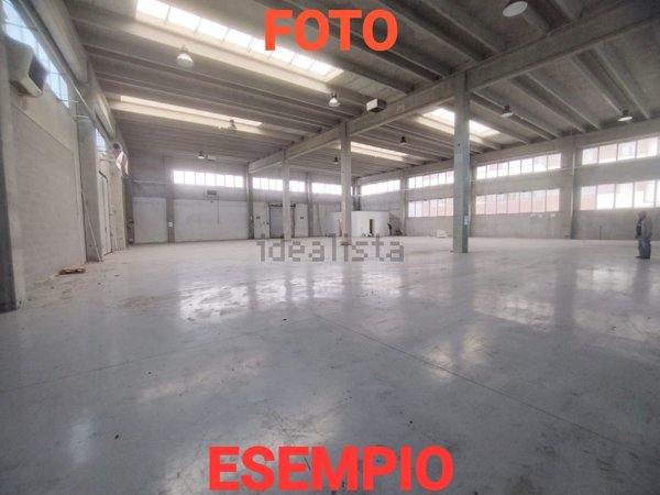 capannone in affitto a Turate