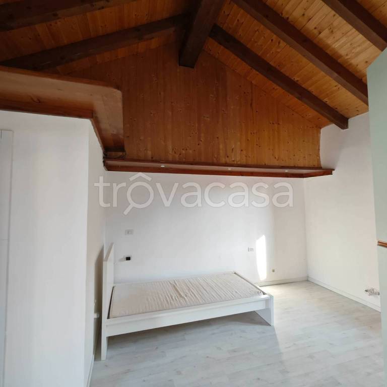 appartamento in affitto a Turate