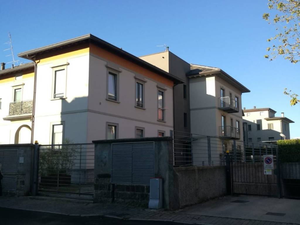 appartamento in affitto a Turate in zona Santa Maria