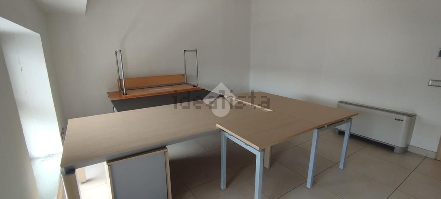 ufficio in affitto a Turate in zona Fagnana