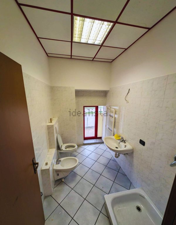 negozio in affitto a Vertemate con Minoprio