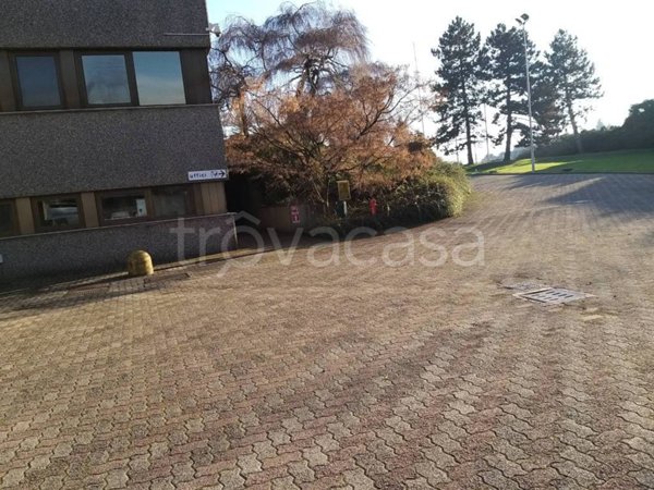 locale commerciale in affitto a Villa Guardia