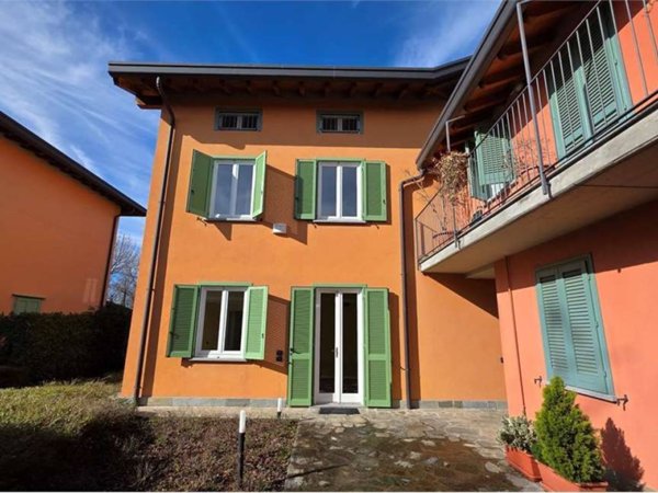 casa indipendente in affitto a Villa Guardia