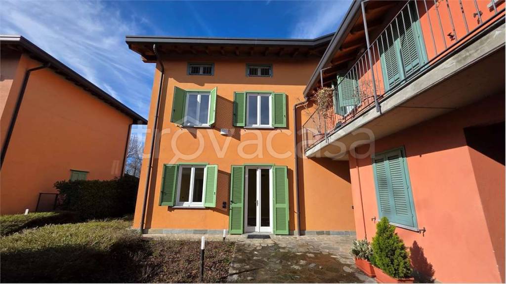 casa indipendente in affitto a Villa Guardia