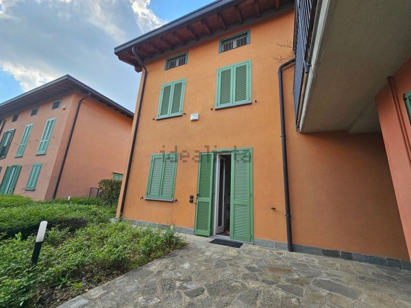 casa indipendente in affitto a Villa Guardia