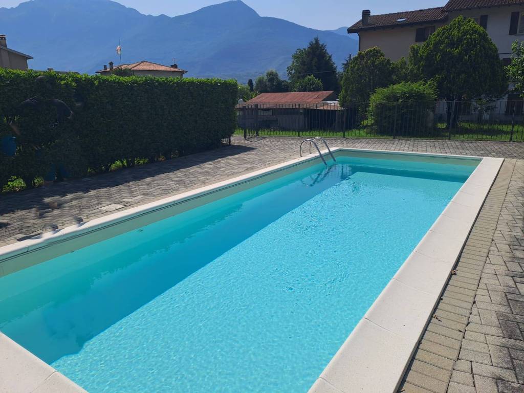 appartamento in affitto a Gravedona ed Uniti in zona Gravedona