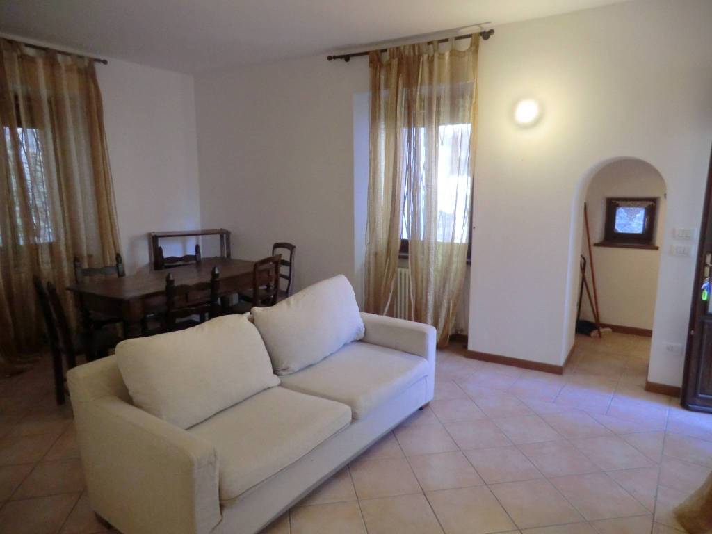 appartamento in affitto a Gravedona ed Uniti in zona Gravedona