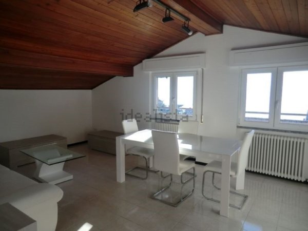 appartamento in affitto a Gravedona ed Uniti in zona Gravedona