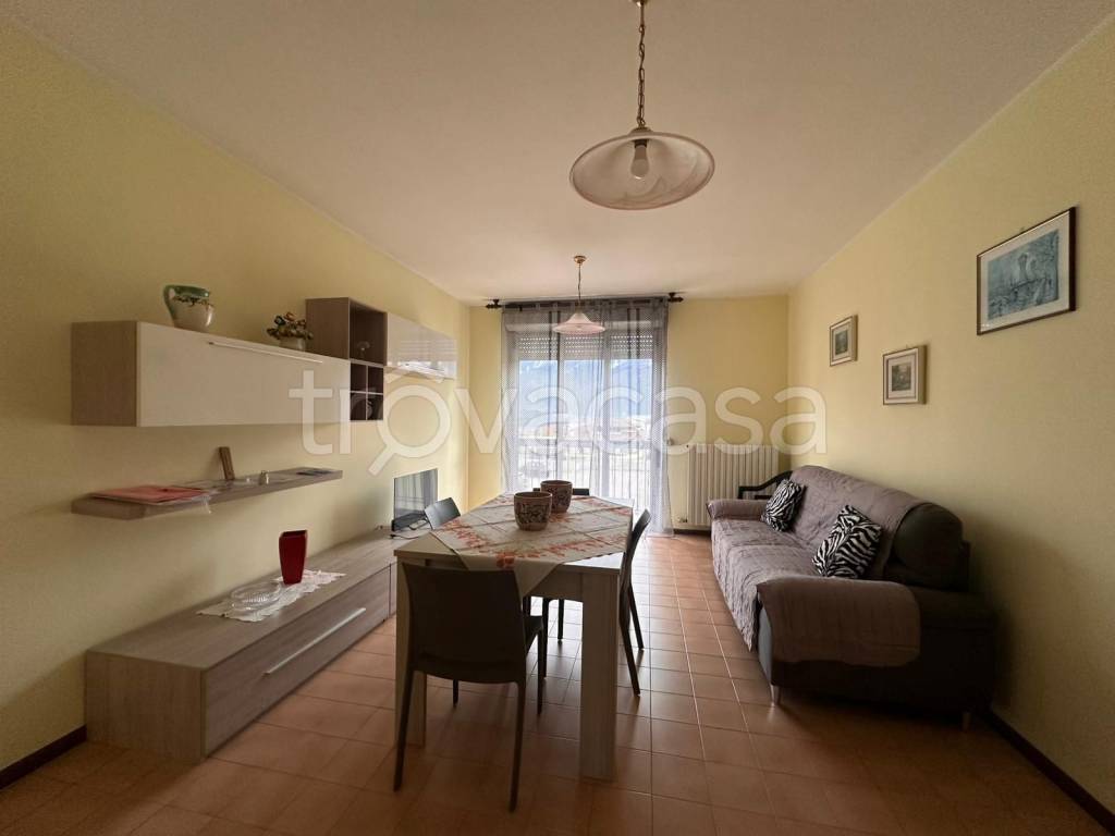appartamento in affitto a Gravedona ed Uniti