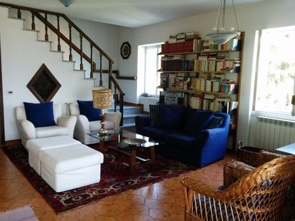 casa indipendente in affitto a Bellagio in zona Civenna