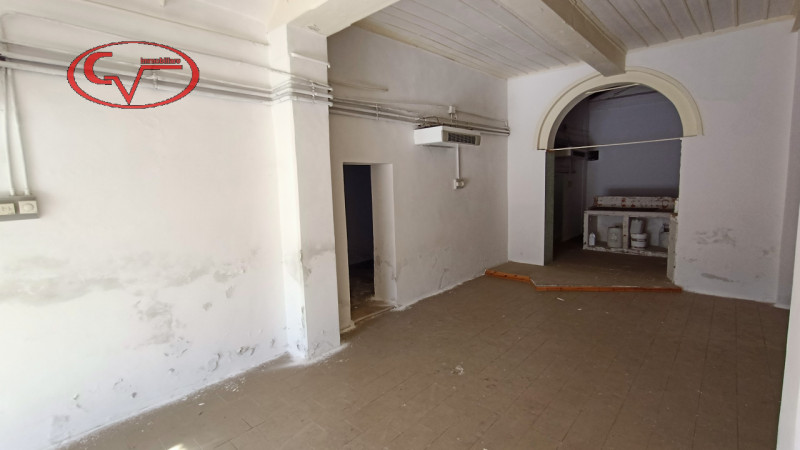 negozio in affitto a Bellagio in zona San Giovanni