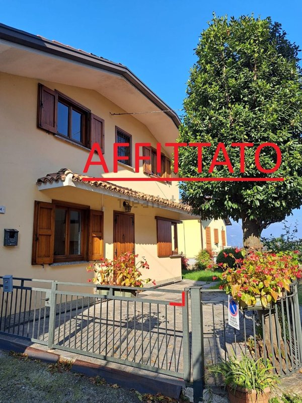 casa indipendente in affitto a Bellagio
