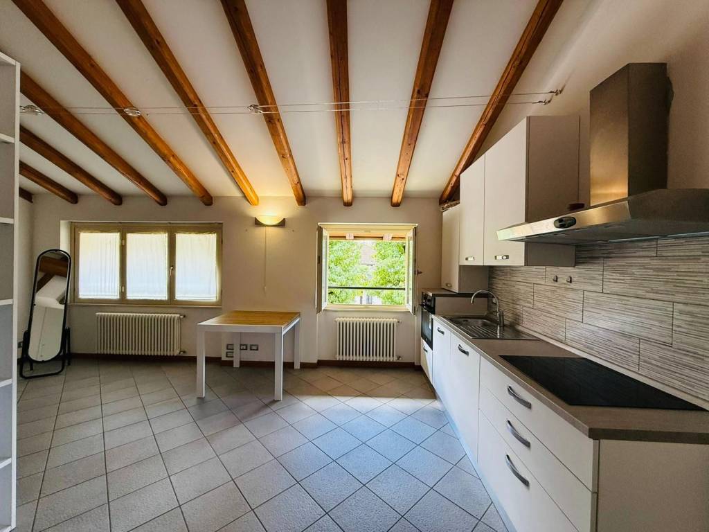 appartamento in affitto a Colverde