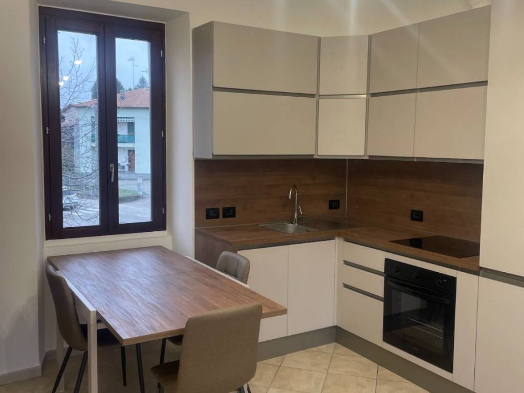 appartamento in affitto a Colverde in zona Drezzo