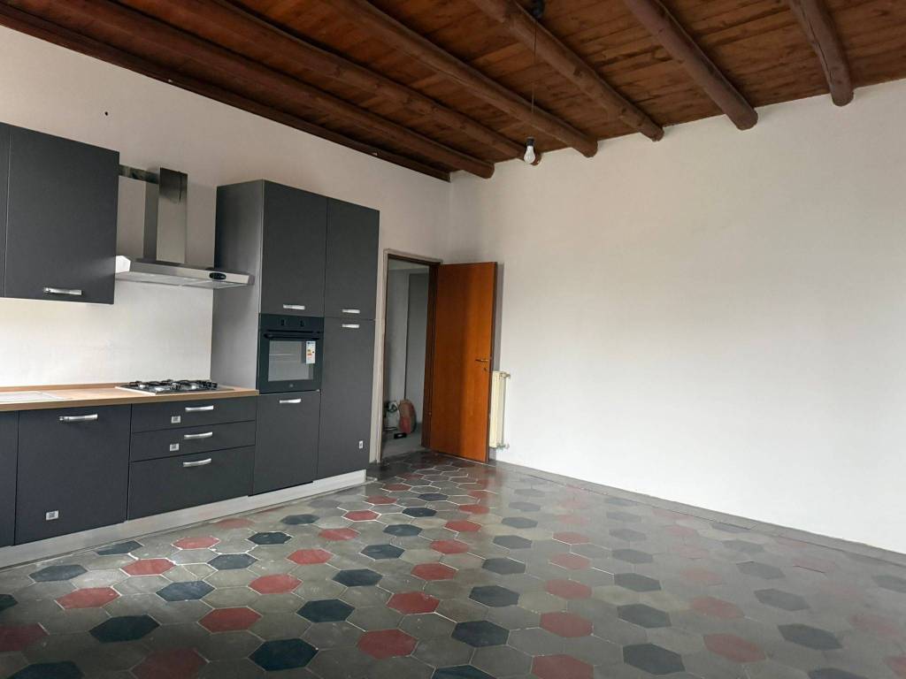 appartamento in affitto a Colverde