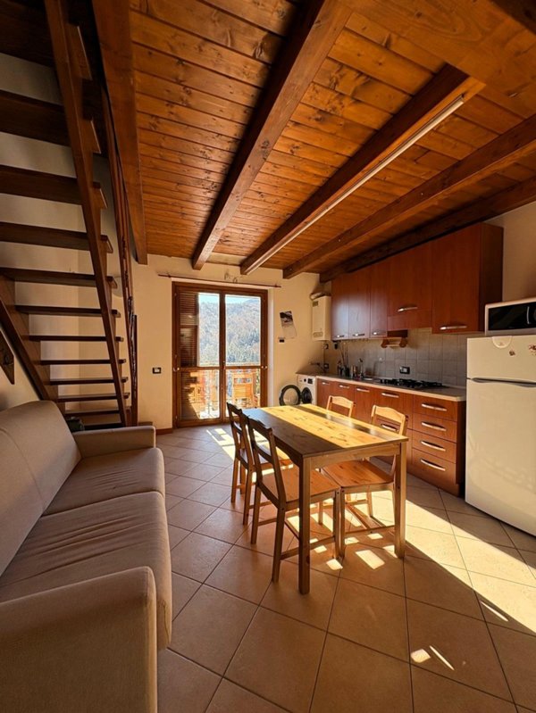 appartamento in affitto ad Alta Valle Intelvi in zona Scaria