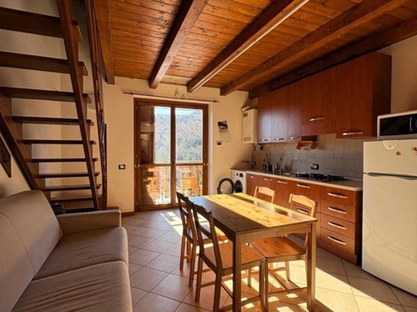 appartamento in affitto ad Alta Valle Intelvi in zona Scaria