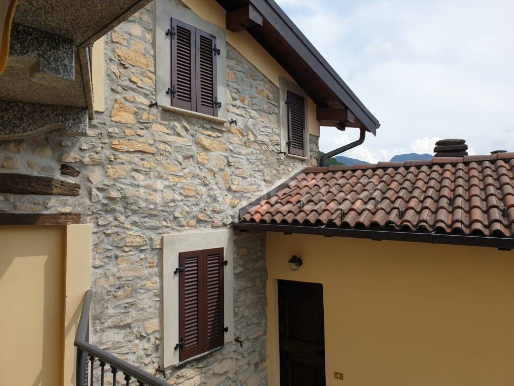 appartamento in affitto a Centro Valle Intelvi in zona Castiglione d'Intelvi