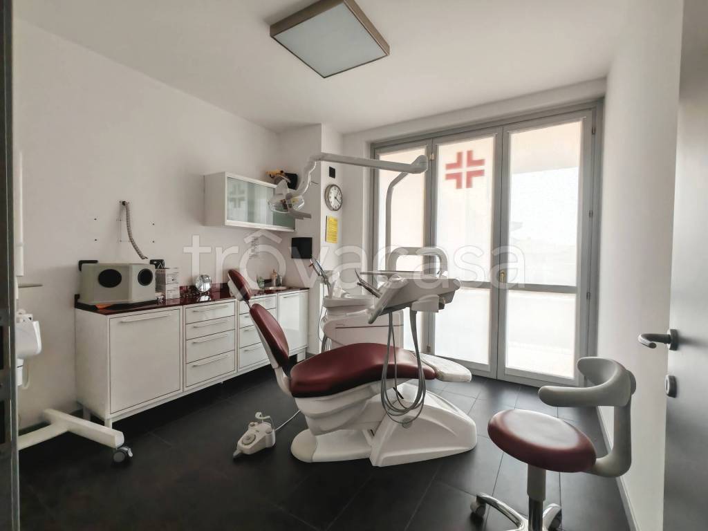 ufficio in affitto a Solbiate con Cagno in zona Solbiate