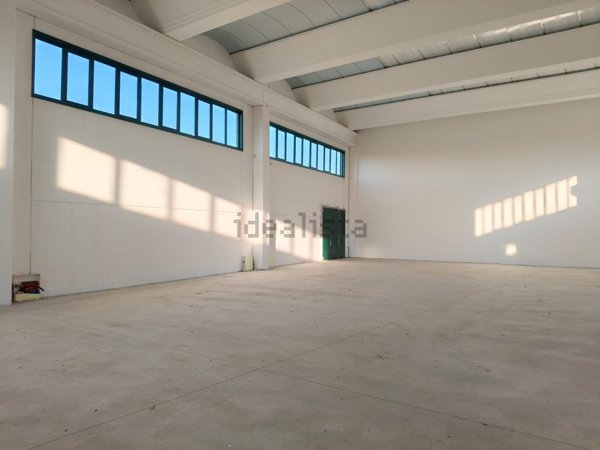 capannone in affitto a Solbiate con Cagno