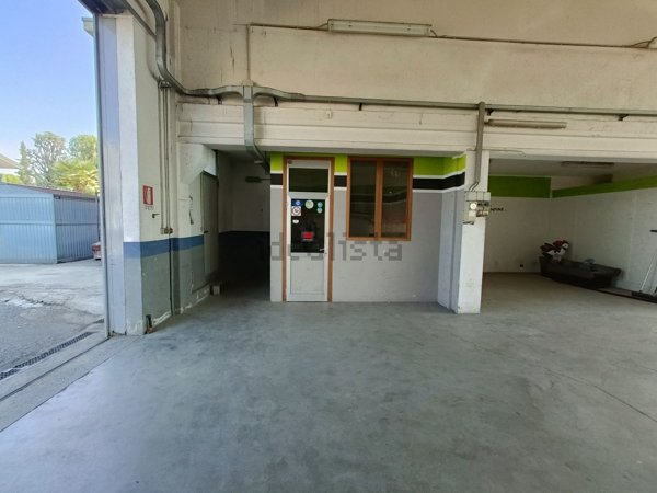 ufficio in affitto a Solbiate con Cagno in zona Cagno