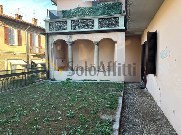 appartamento in affitto ad Uggiate con Ronago