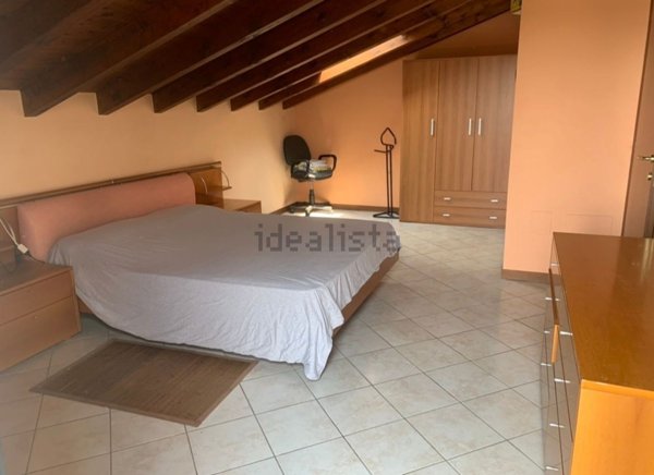 appartamento in affitto ad Uggiate con Ronago