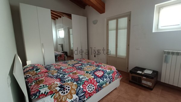 appartamento in affitto ad Uggiate con Ronago in zona Uggiate