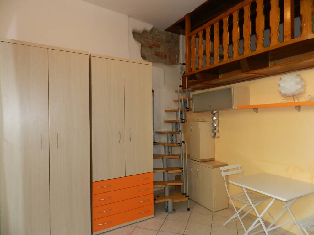 appartamento in affitto ad Uggiate con Ronago