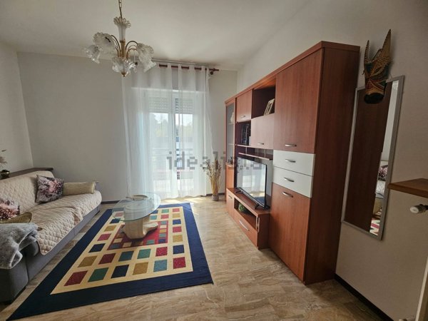 appartamento in affitto ad Uggiate con Ronago