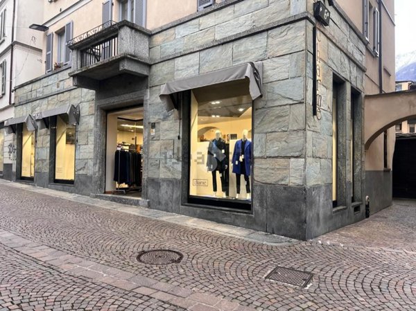 locale commerciale in affitto a Morbegno