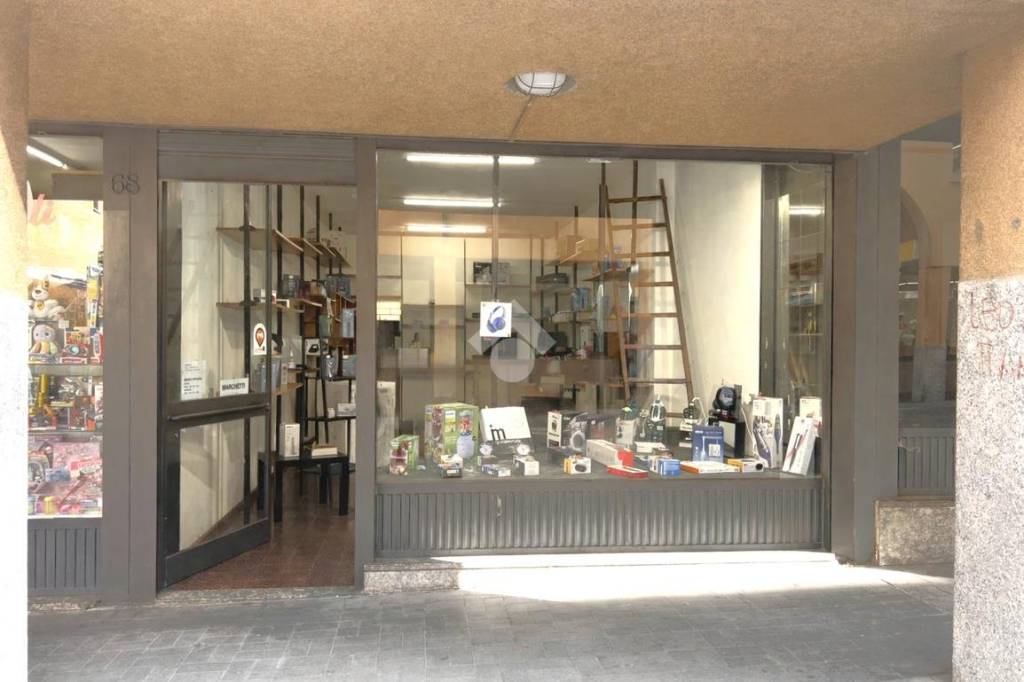 negozio in affitto a Morbegno