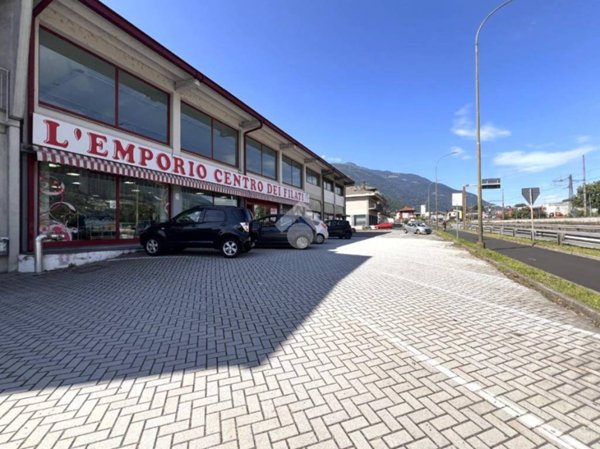 locale commerciale in affitto a Morbegno
