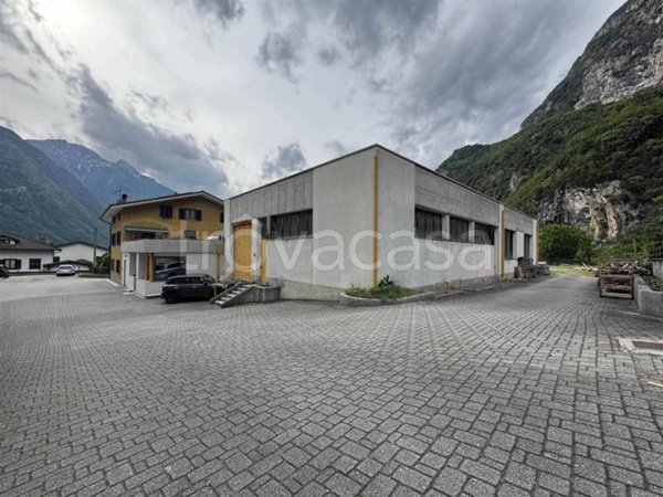 locale commerciale in affitto a Novate Mezzola