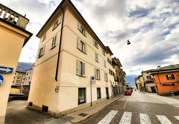 negozio in affitto a Sondrio in zona Centro Città